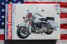 images/productimages/small/Harley-Davison FLH1200 POLICE BIKE Tamiya TAM16038.jpg